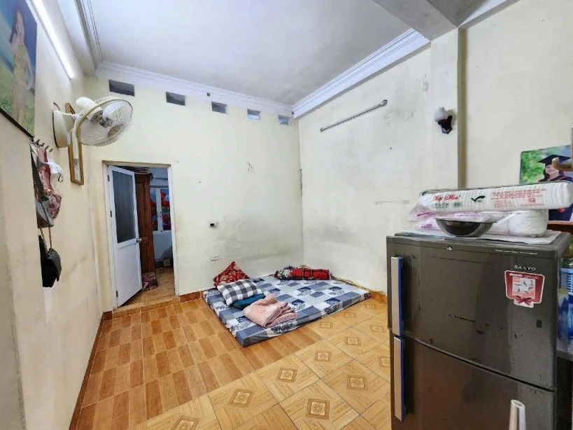 Nhỉnh 4 tỷ bán nhà tân mai 4 tầng dân xây ở ngay hoàng mai