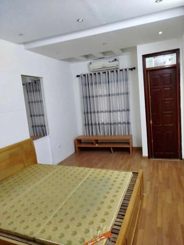 Bán nhà giáp nhị 5 tầng long lanh dân xây VF3 thông hoàng mai