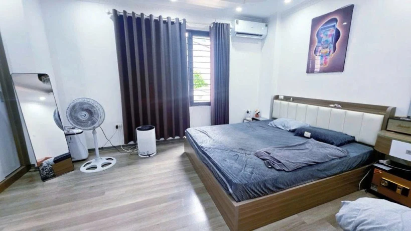 Bán nhà tam trinh cầu mai động 5 tầng long lanh dân xây lô góc hai bà trưng