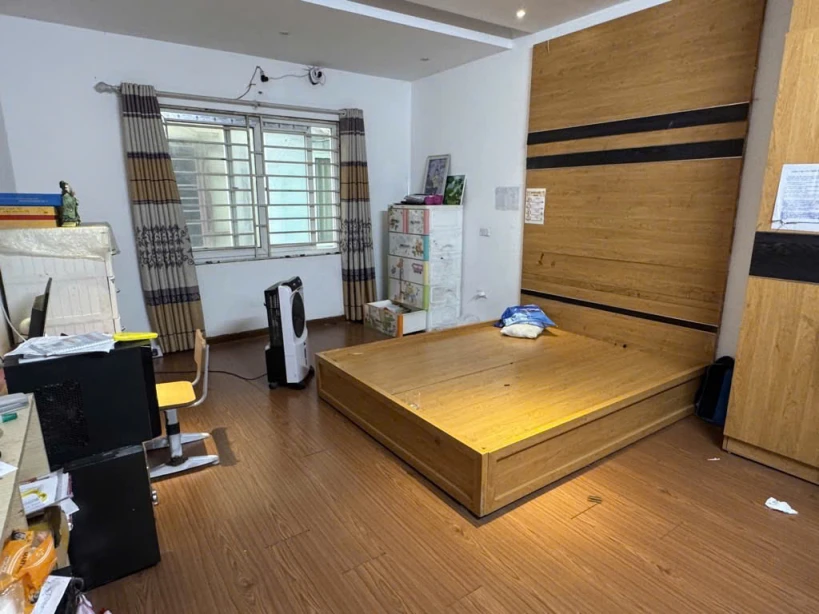 Hạ gần nửa tỷ cần bán nhà giáp nhị 5 tầng long lanh vF3 đỗ cửa hoàng mai
