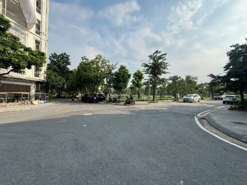 BÁN ĐẤT TĐC VIỆT HƯNG 37M2 - PHÂN LÔ VỈA HÈ - Ô TÔ TRÁNH – HƠN 6 Tỷ[0372311369]