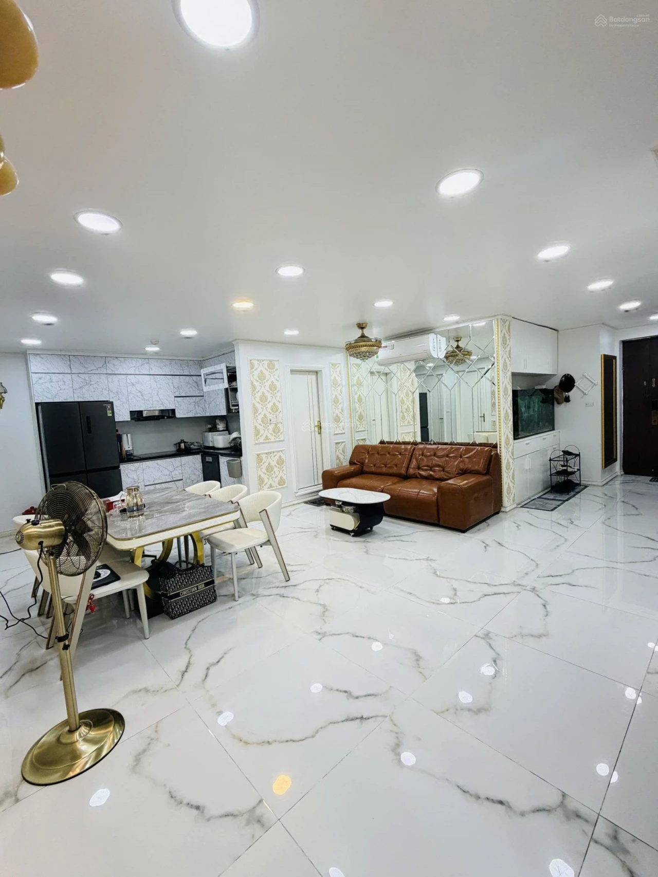 Căn góc 3 ngủ 3 mặt thoáng, thiết kế tây âu cực đẹp, nội thất nhập khẩu, sổ đỏ chính chủ