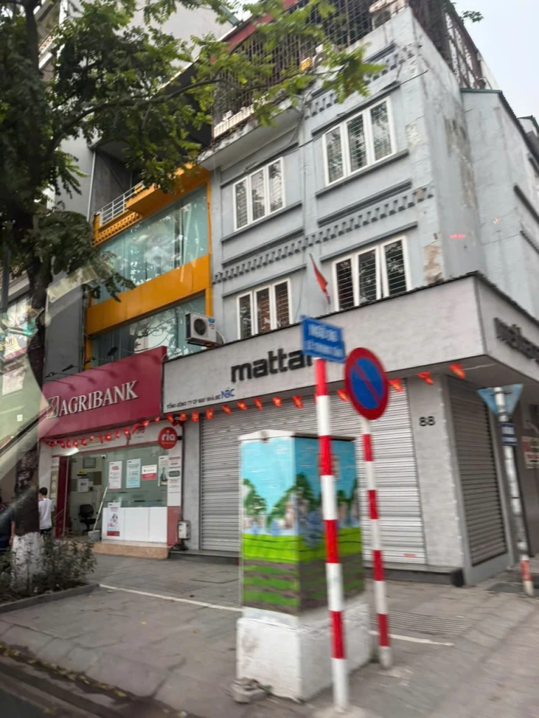 CẦN BÁN NHÀ MẶT PHỐ LÊ TRỌNG TẤN - PHƯƠNG LIỆT CÓ DT 90M2, sổ đỏ chính chủ