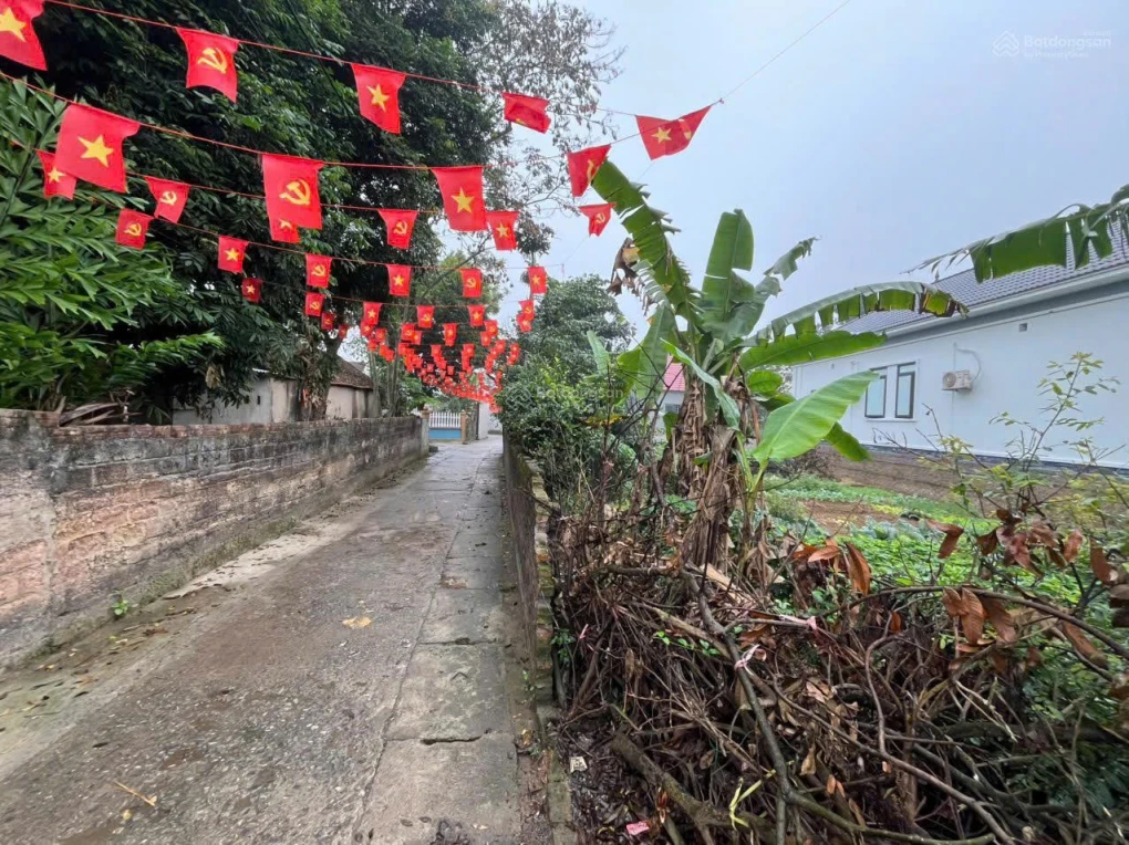 CẦN TIỀN BÁN GẤP ĐẤT NGHỈ DƯỠNG ĐẸP QUỐC OAI - SỔ ĐỎ CHÍNH CHỦ