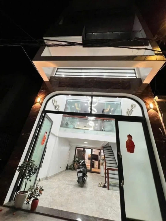 Cho thuê nhà 4 tầng full đồ cao cấp như khách sạn 5* trung tâm Đông Anh chỉ 16tr có thương lượng