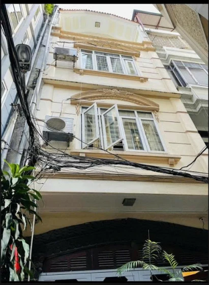 Cho thuê nhà riêng ngõ 39 Hào Nam, phường Ô Chợ Dừa, Hà Nội: 4 tầng, mặt tiền 5m, diện tích 50m2