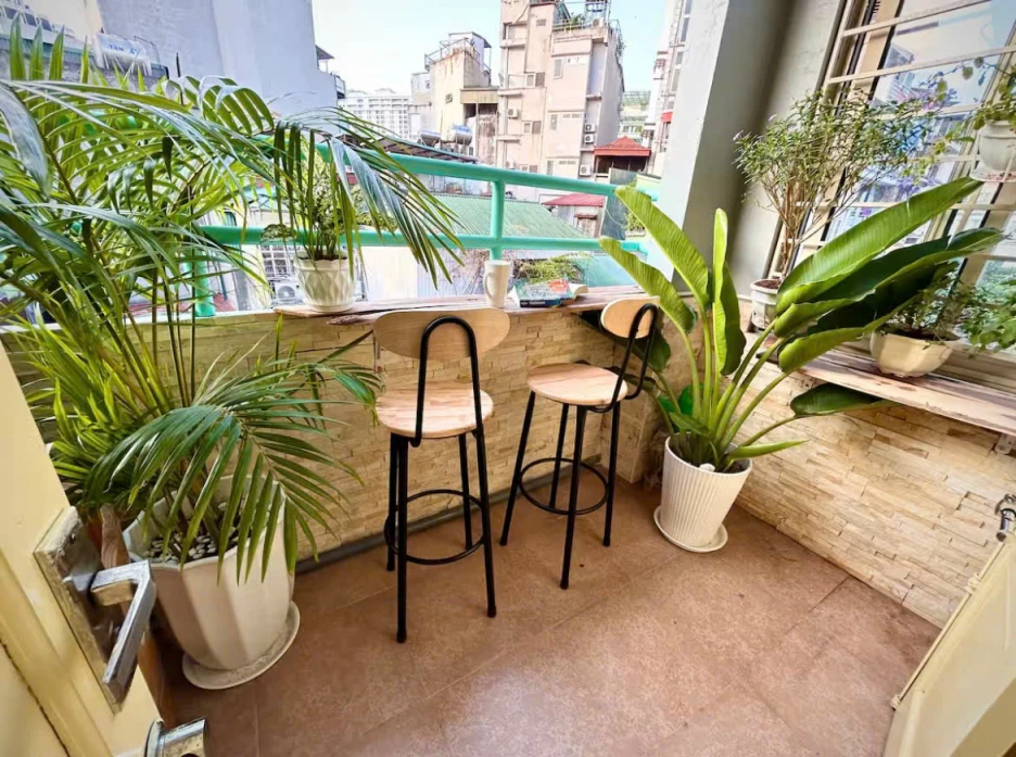 SANG NHƯỢNG GẤP HOMESTAY MẶT PHỐ QUÁN THÁNH – BA ĐÌNH
NHÀ ĐẸP, ĐANG KINH DOANH TỐT – CÓ SẴN LỢI NHUẬN KHÁCH ĐẶT TRƯỚC