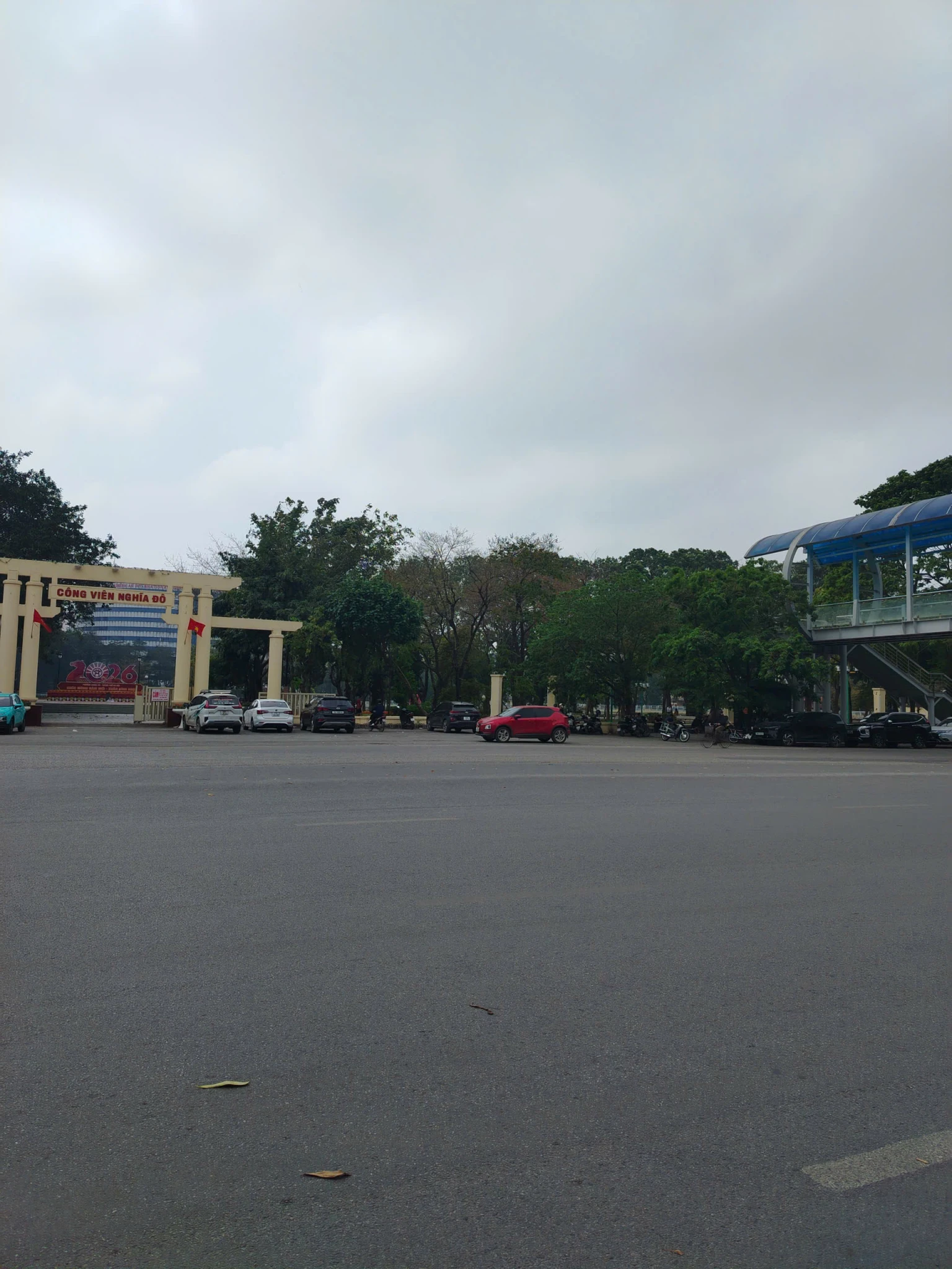 Hiếm! bán nhà Nguyễn Văn Huyên phân lô- sát phố 4T hơn 15 tỷ