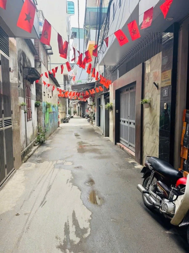 Nhà đẹp Quan Hoa 48m2, lô góc, gần viện GTVT, nhỉnh 11 tỷ