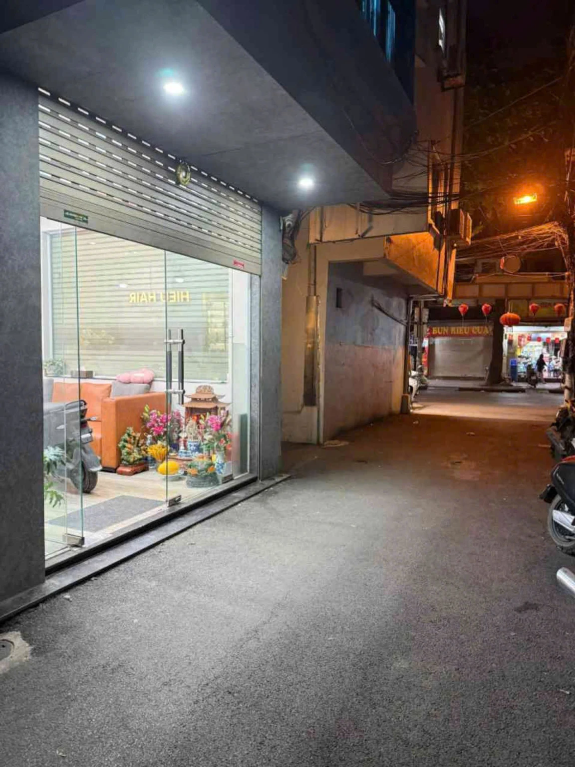 Bán gấp nhà  Nguyễn Khánh Toàn, 40m2x6T, ngõ Maybach, 12m ra phố, kinh doanh, 12tỷ