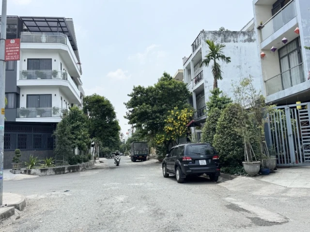 Bán nhà 3 tầng khu VIP bên sông Hiệp Bình Chánh Thủ Đức - 105m2  - Gần Gigamall - 10.45 Tỷ