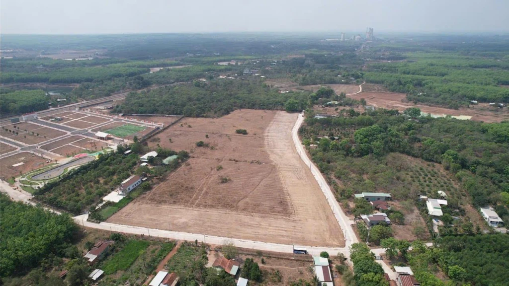 CƠ HỘI VÀNG ĐẦU TƯ ĐẤT THỔ CƯ 150M2 TẠI PHƯỜNG AN LỘC BÌNH PHƯỚC SỔ ĐỎ CHÍNH CHỦ GIÁ CHỈ 2.1 TỶ, LIÊN HỆ NGAY!