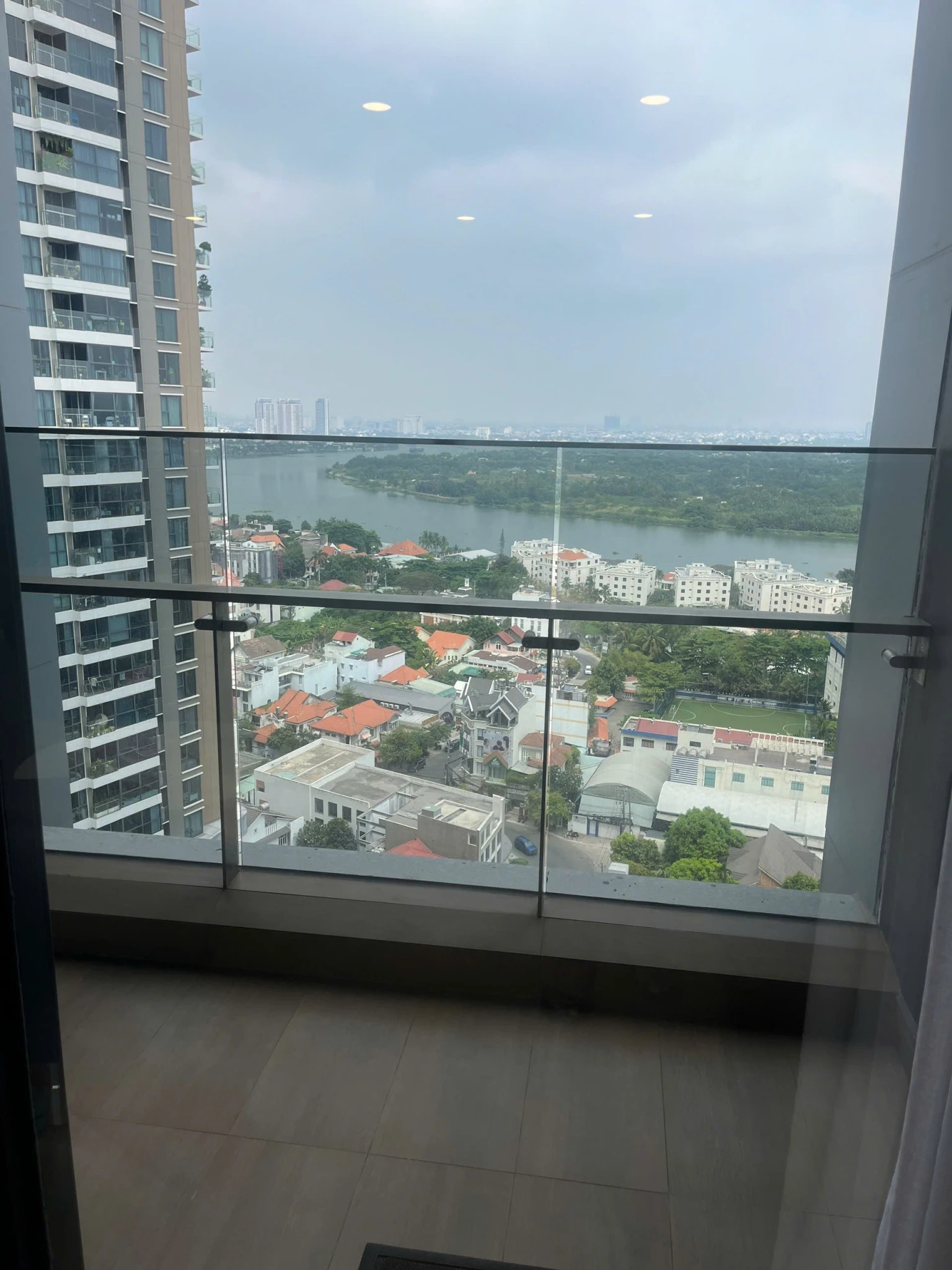 CHO THUÊ CĂN HỘ CAO CẤP LUMIERE RIVERSIDE THẢO ĐIỀN – 3PN VIEW ĐẸP, TRỐNG SẴN DỌN VÀO NGAY