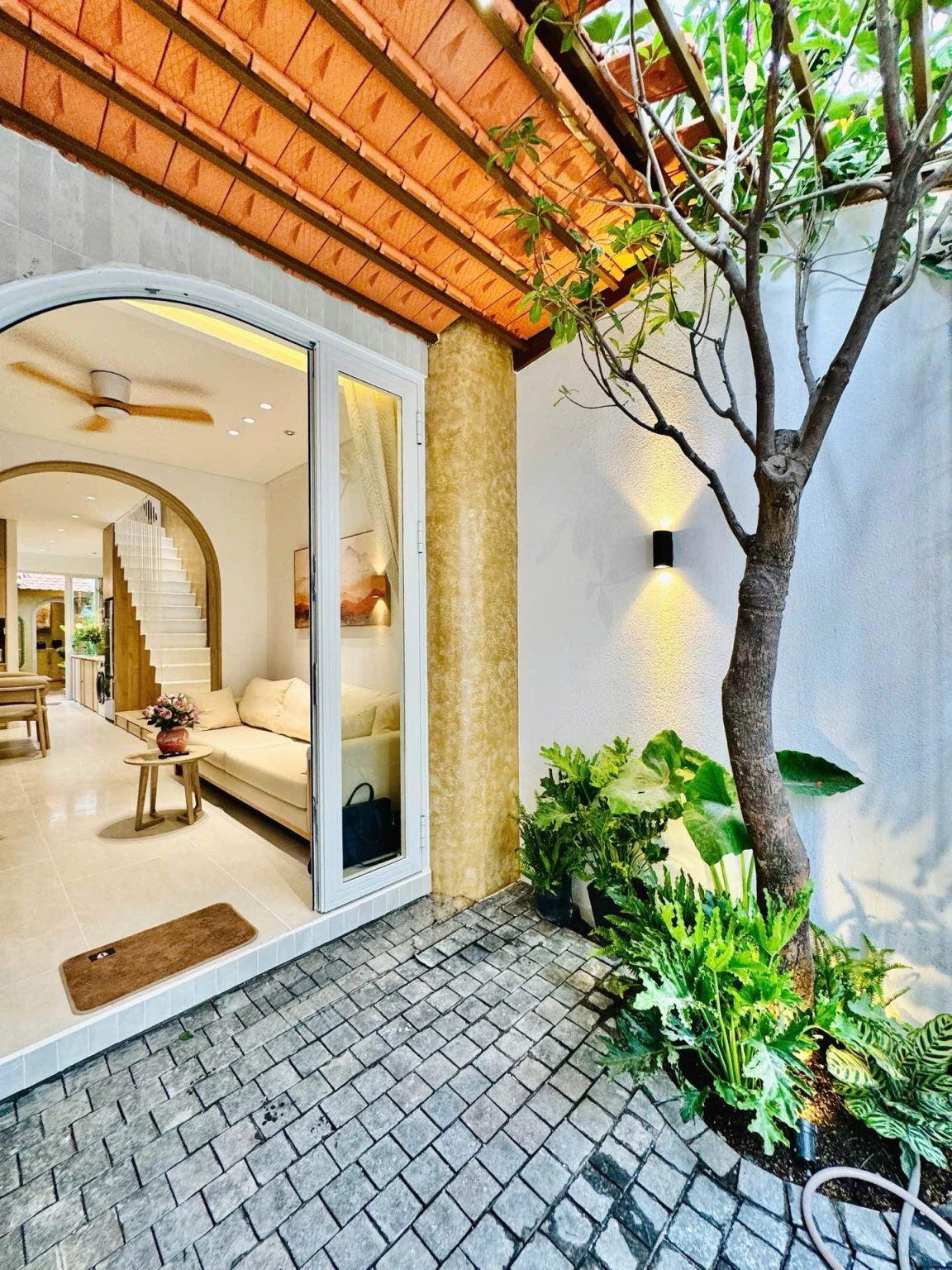 SIÊU PHẨM NÀNG THƠR - 60m2 - KHU VIP XÔ VIẾT NGHỆ TĨNH - NGAY LÀNG ĐH - BÊN XE MIÊN ĐÔNG - SỔ VUÔNG A4 - CHỈ 7.x TỶ