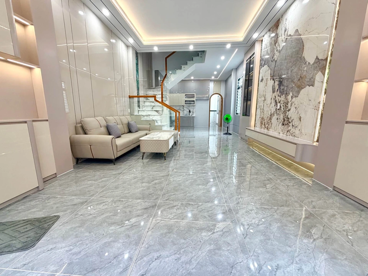 LÔ GÓC 2 MẶT HẺM Ô TÔ - 2 TẦNG ĐÚC - 70m2 - LOTTE NGUYỄN VĂN LƯỢNG - KHU VIP GÒ VẤP - NHĨNH 8 TỶ