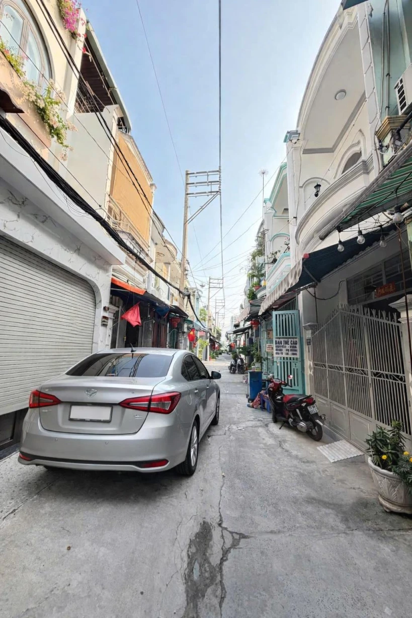 NHÀ HẺM OTO PHAN VĂN HỚN – 2 TẦNG – NHỈNH 3 TỶ, CV THUẬN KIỀU 100M