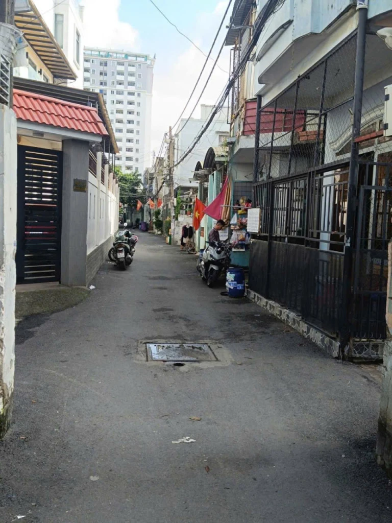 NHÀ 75M2 SÁT MẶT TIỀN PHAN VĂN HỚN – HẺM 4M – GIÁ SỐC 3.7 TỶ