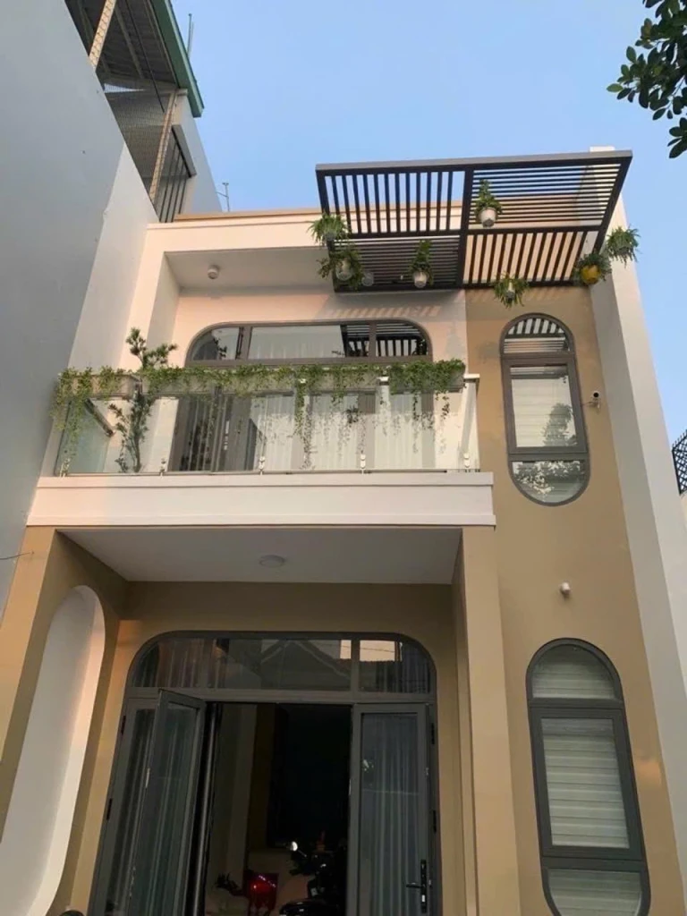 NHÀ 2 TẦNG SÂN VƯỜN RỘNG – 94M² – HXH – TÂN THỚI NHẤT Q12 – 6.2 TỶ