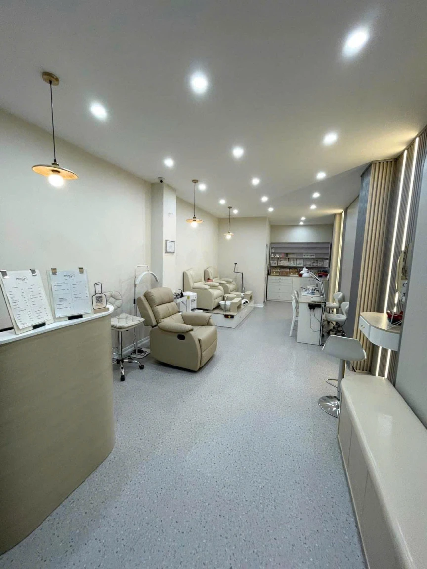 Sang nhượng tiệm nail, mi mặt phố Hàng Chuối, P. Phạm Đình Hổ, Q.Hai Bà Trưng, Hà Nội