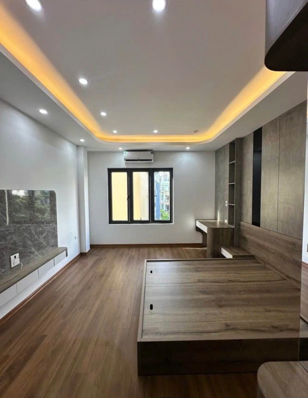 Bán nhà có 102 phố Phan Đình Giót, Nhà Đẹp chỉ việc sách vali vào ở 45m²  Giá 9,1 Tỷ