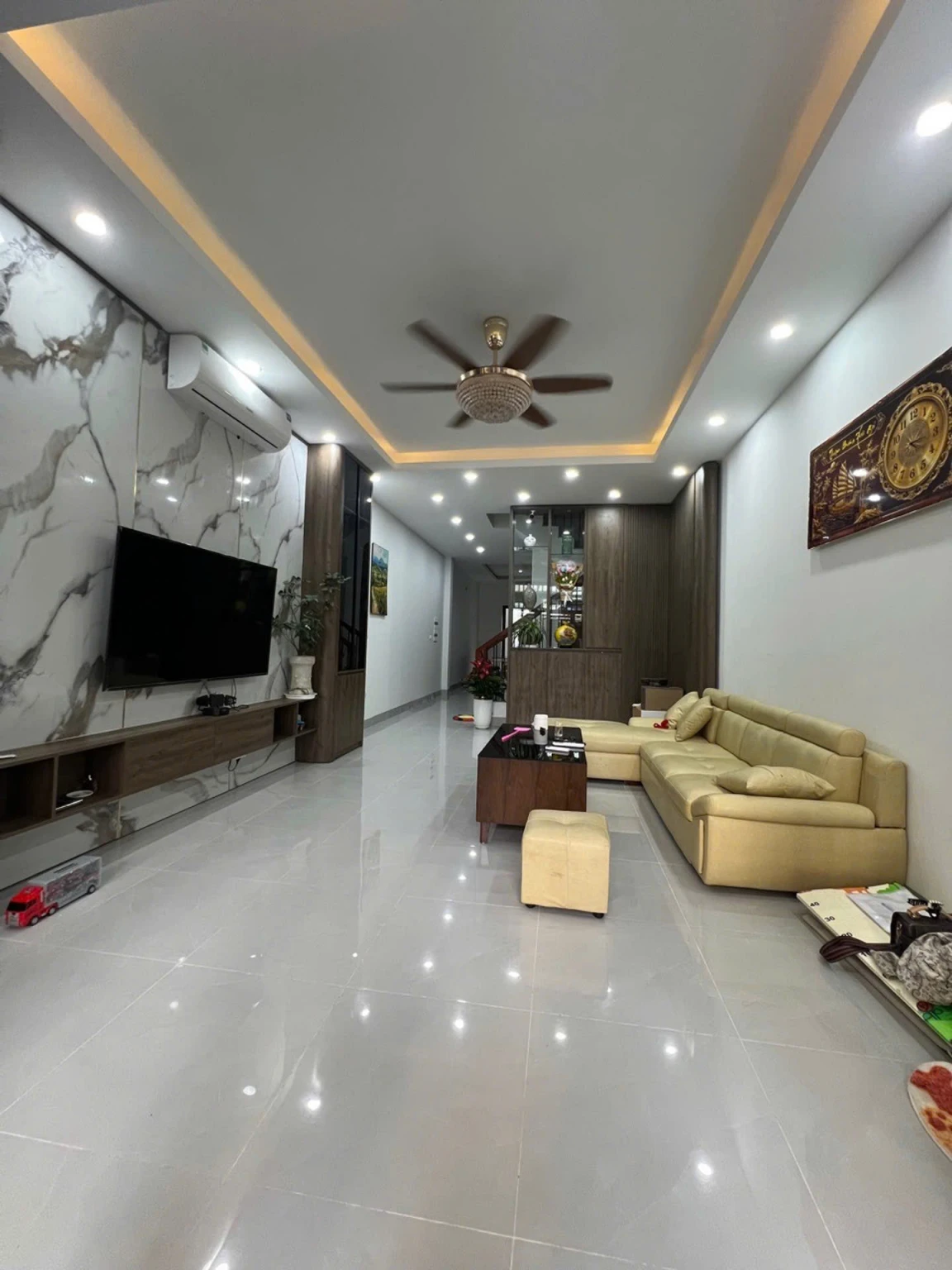 Nhà 6 tầng thang máy lô góc Ngô Gia Tự - 95m2, 6 ngủ, 3 mặt thoáng - Tiềm năng tăng giá