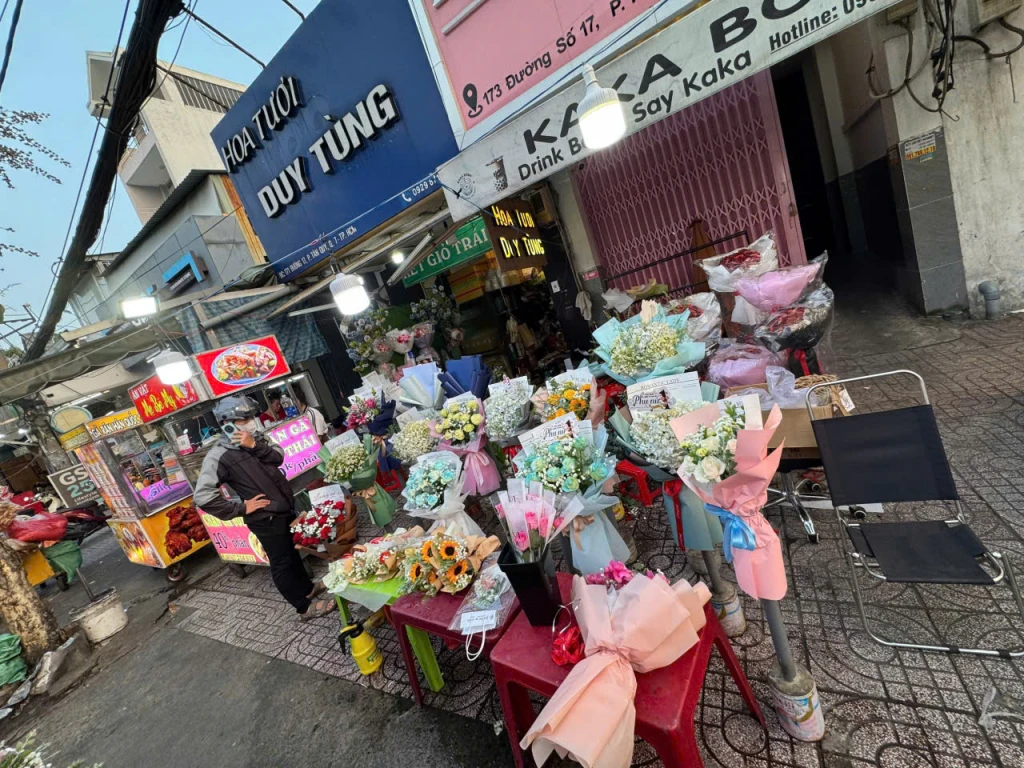 Chính chủ sang nhượng shop hoa mặt tiền đường 17, quận 7 - Đối diện trường Lê Thánh Tông
