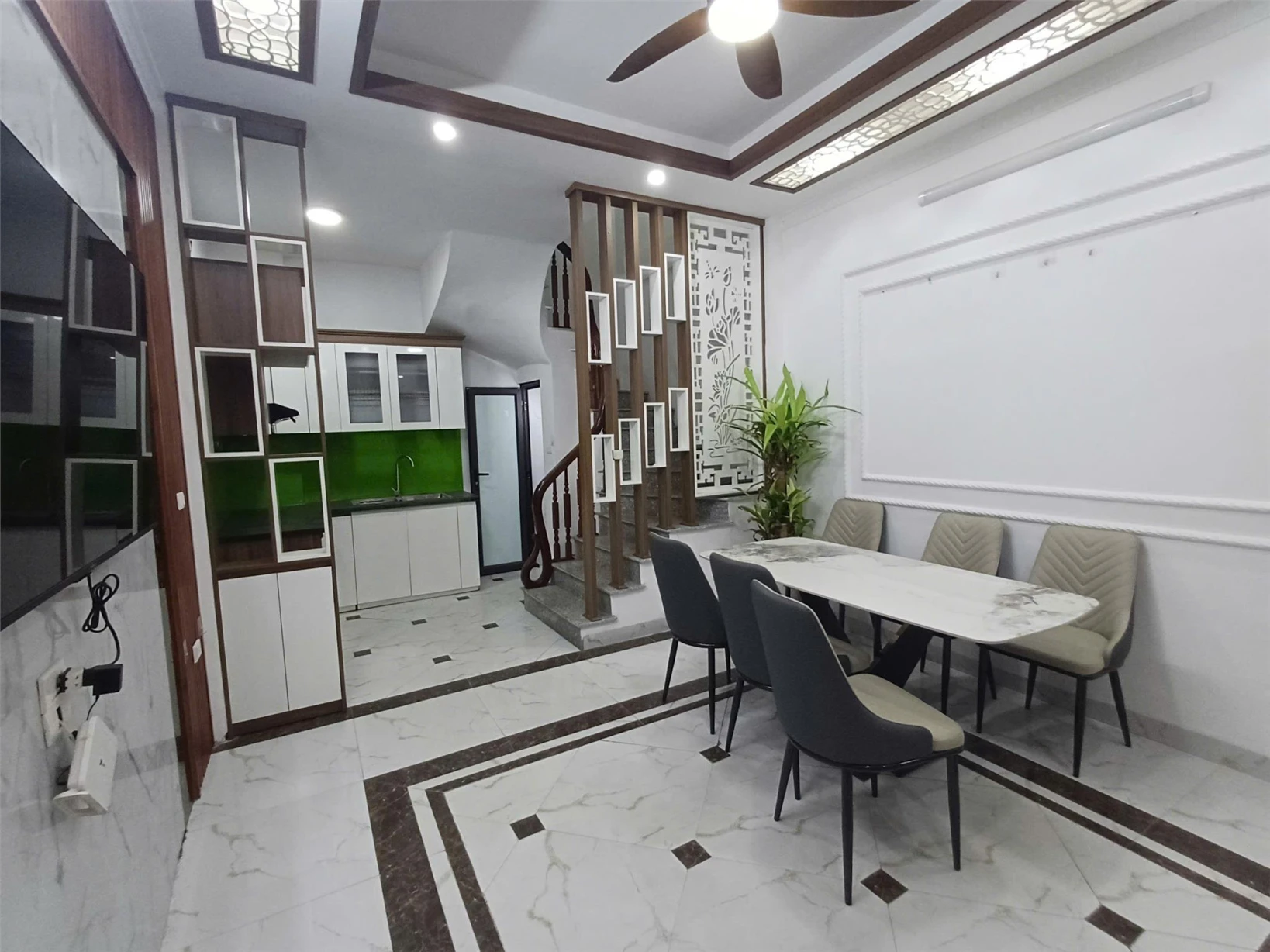 BÁN NHÀ PHÚC LỢI 5 TẦNG 3 NGỦ MẶT TIỀN 5M Ô TÔ GẦN 5,9 TỶ