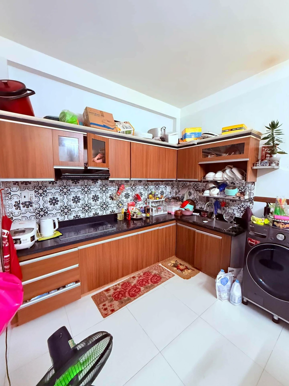 NHÀ ĐẸP TÂN PHÚ 5 TẦNG NGAY TRUNG TÂM CHỈ 9 TỶ