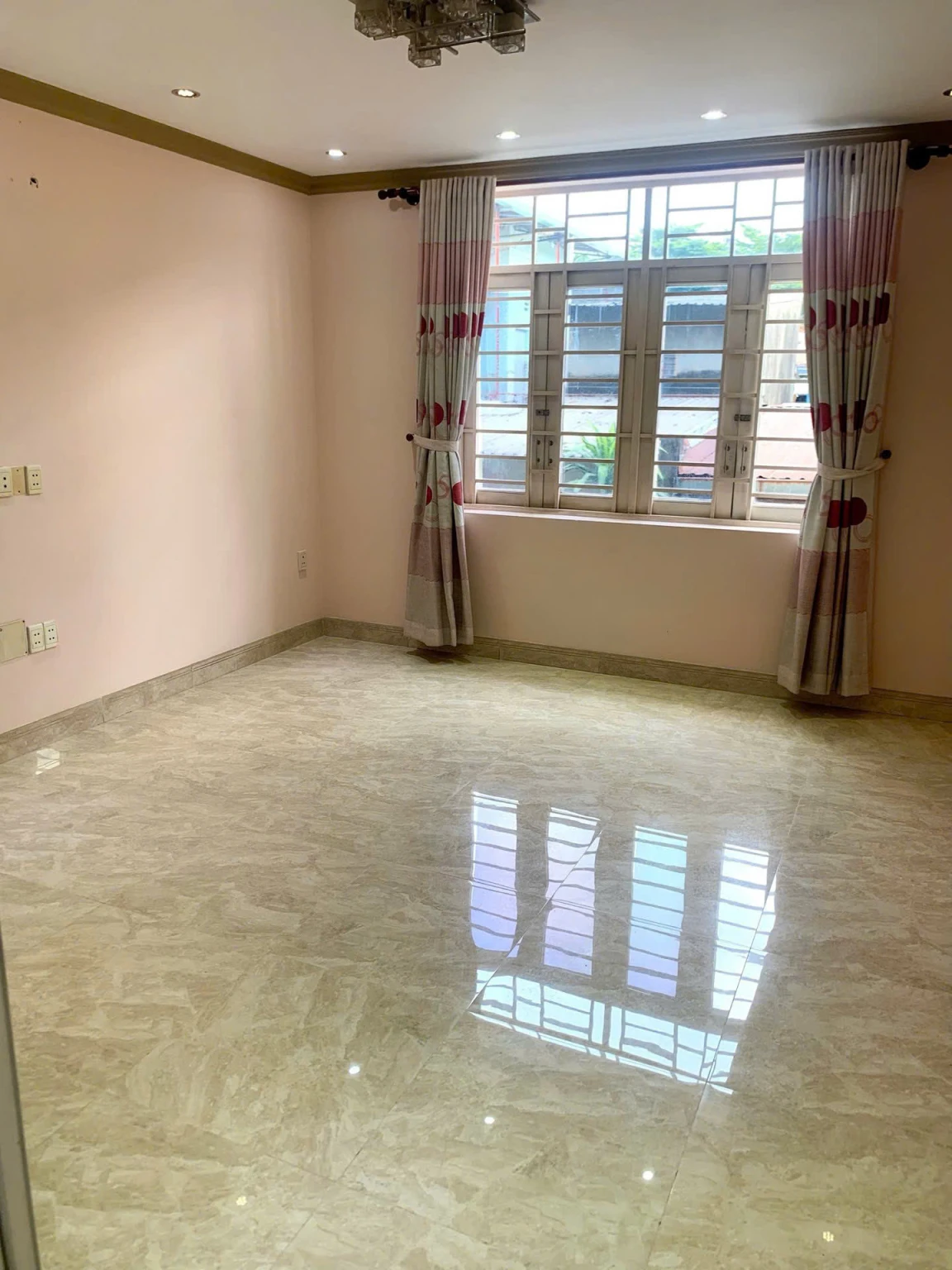 SIÊU PHẨM LÔ GÓC -  NHÀ MỚI ĐẸP 4 TẦNG THỦ ĐỨC