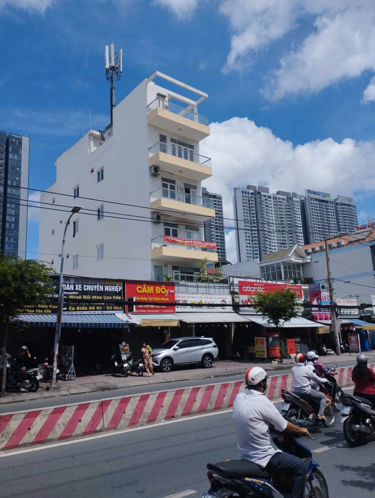 Quận 7, Khách Sạn Mặt Tiền Đường Hoàng Quốc Việt, 7 Tầng, 21 Phòng, 5 x 28m, Bán Gấp