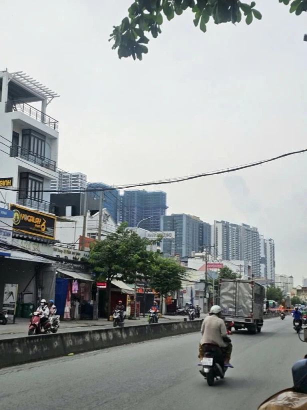 Quận 7, Mặt Tiền Huỳnh Tấn Phát, 8x33m, Chỉ 49 Tỷ, Tiện Xây Mới, Bán Gấp