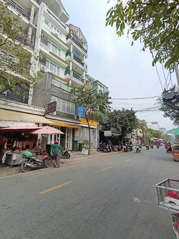 Quận 7, Mặt Tiền Đường Lý Phục Man, 6 Tầng, 4,5x16m. Còn 16 tỷ 5, Cần Bán Gấp