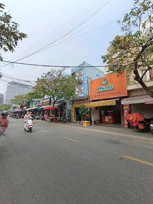 Quận 7, Khách Sạn  Mặt Tiền Đường Lý Phục Man, 6 Tầng, 6x20m. Chỉ Có 23 tỷ, Cần Bán Gấp