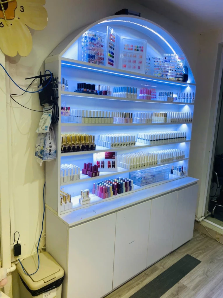 SANG NHƯỢNG TIỆM NAIL – MI – GỘI ĐẦU ĐẦY ĐỦ NỘI THẤT, VÀO KINH DOANH NGAY