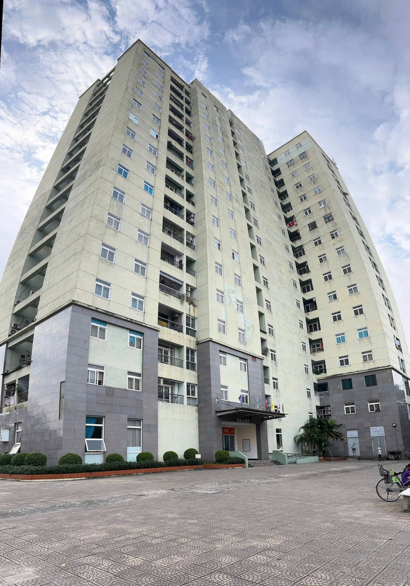 CHO THUÊ MẶT BẰNG KINH DOANH TẦNG 1 – DIỆN TÍCH LỚN – VỊ TRÍ THUẬN TIỆN