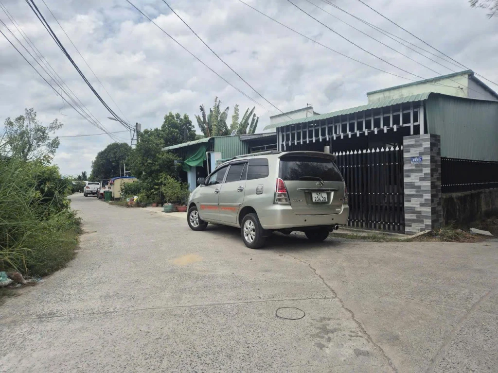CHÍNH CHỦ BÁN NHÀ XÃ TRUNG LẬP HẠ -  HUYỆN  CỦ CHI - TPHCM – 140M² – 131M² THỔ CƯ – SÂN Ô TÔ RỘNG