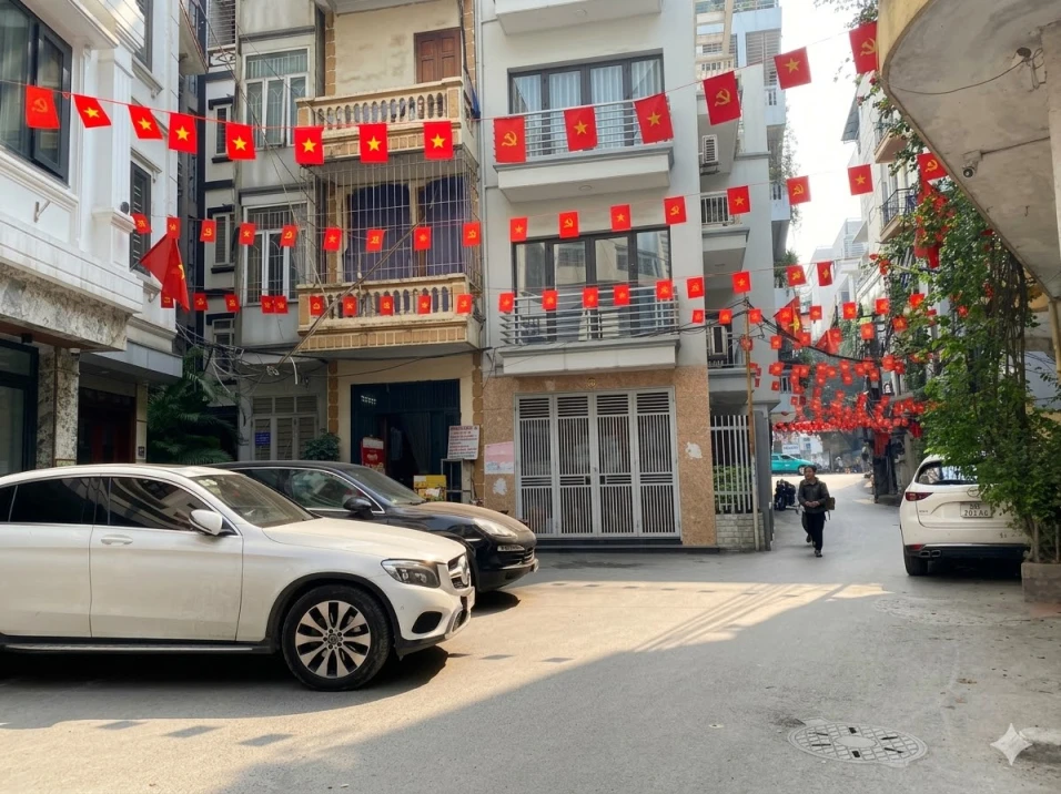 Gần Thuỵ Khuê Tây Hồ - Nhà Đẹp 6 Tầng - Chủ Xây Tâm Huyết Tặng Nội Thất