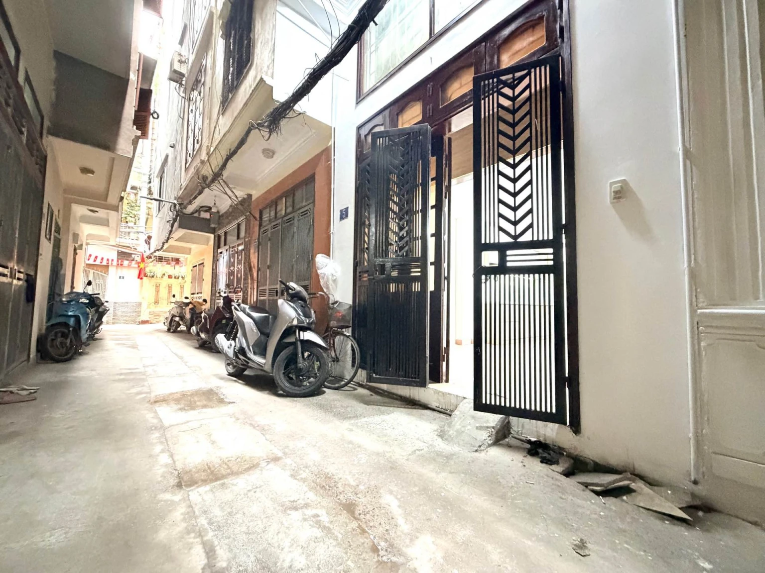 Phân lô quận uỷ CG chỉ 300 tr/m2 có nhà 5 tầng