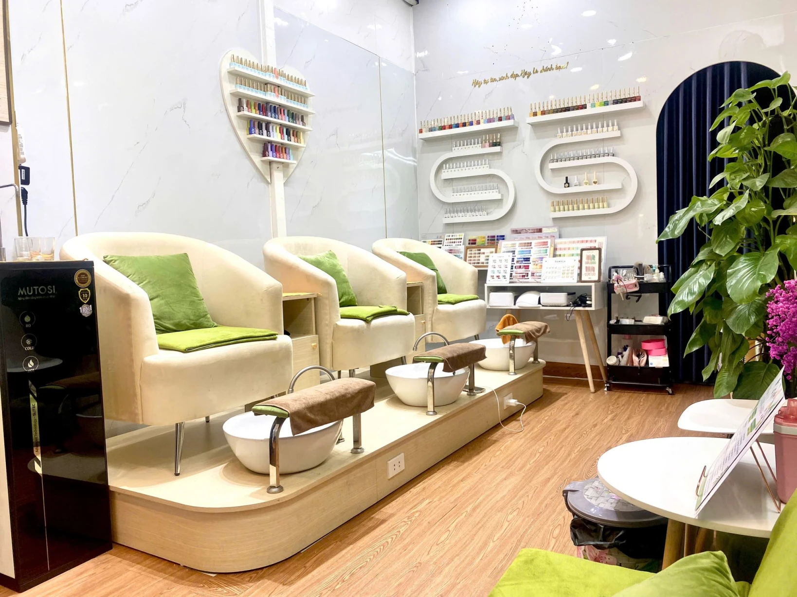 SANG TIỆM NAIL GỘI MI GIÁ TỐT TẠI GÒ VẤP, THÀNH PHỐ HỒ CHÍ MINH