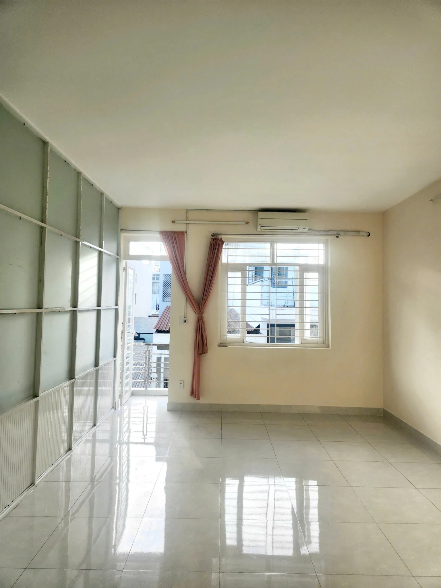 CHO THUÊ PHÒNG TRỌ RỘNG RÃI – NGÃ TƯ BẢY HIỀN, TÂN BÌNH