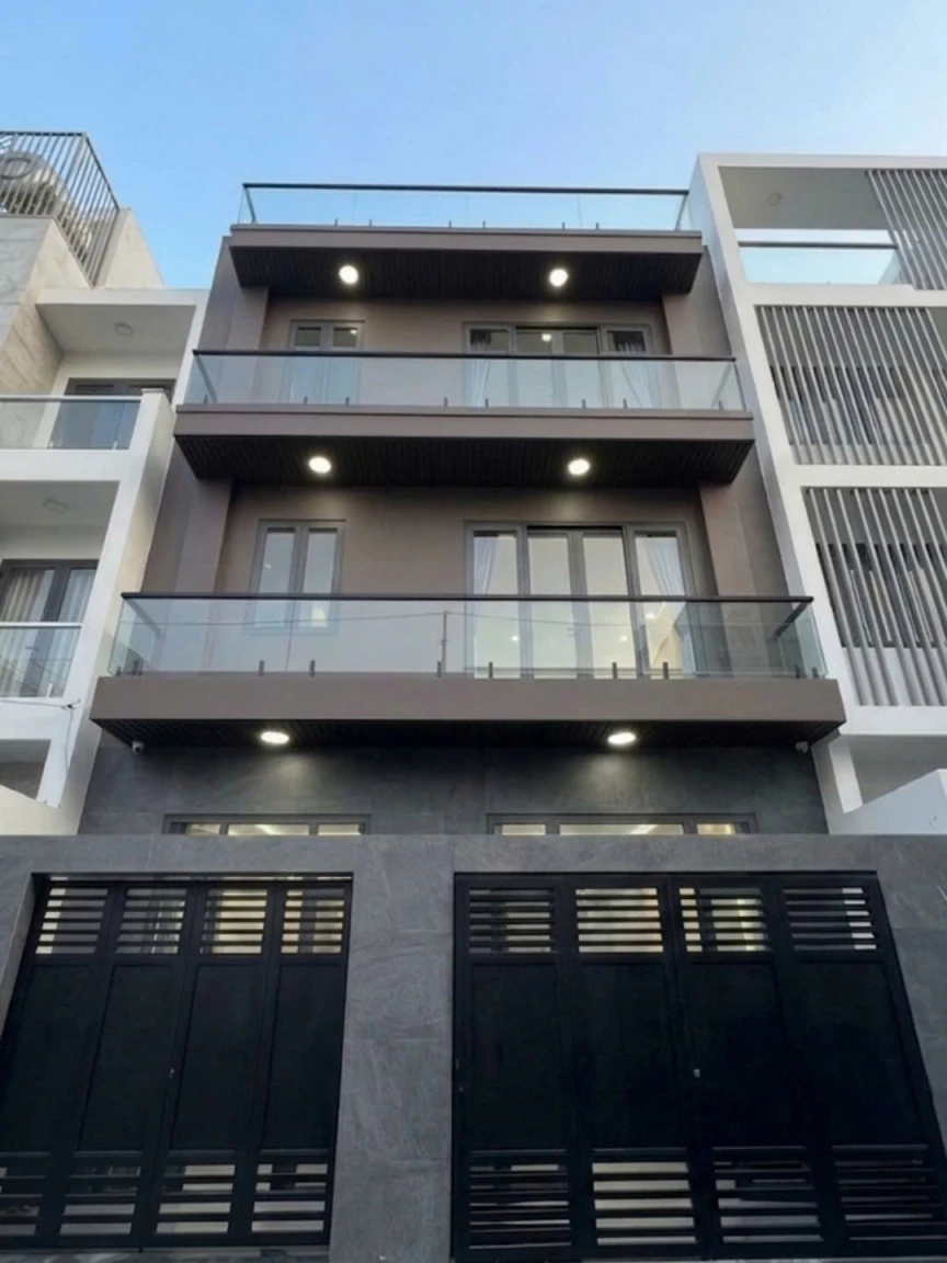 "SIÊU PHẨM NGANG 8M - CÓ THANG MÁY" - QUẬN 7 – SÁT PHÚ MỸ HƯNG – GIÁ 8. x TỶ.