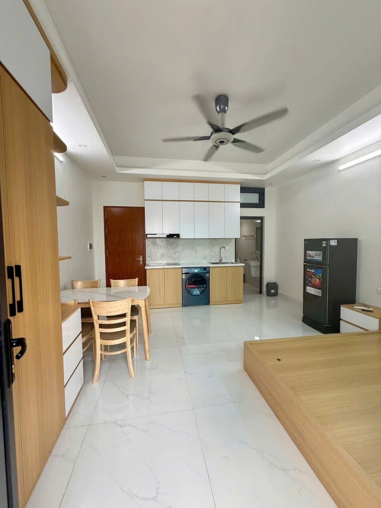 CHO THUÊ CĂN HỘ KHÉP KÍN 42M² – LẠC LONG QUÂN, TÂY HỒ