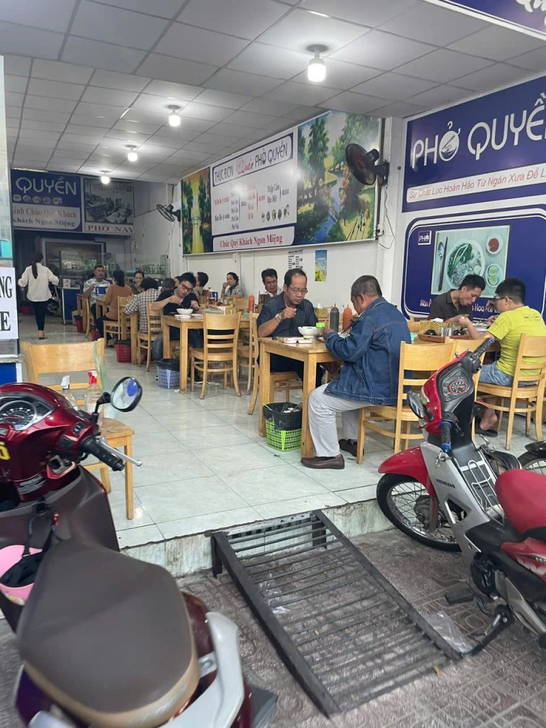 SANG NHƯỢNG GẤP QUÁN PHỞ ĐANG HOẠT ĐỘNG – NHÀ BÈ, TP.HCM