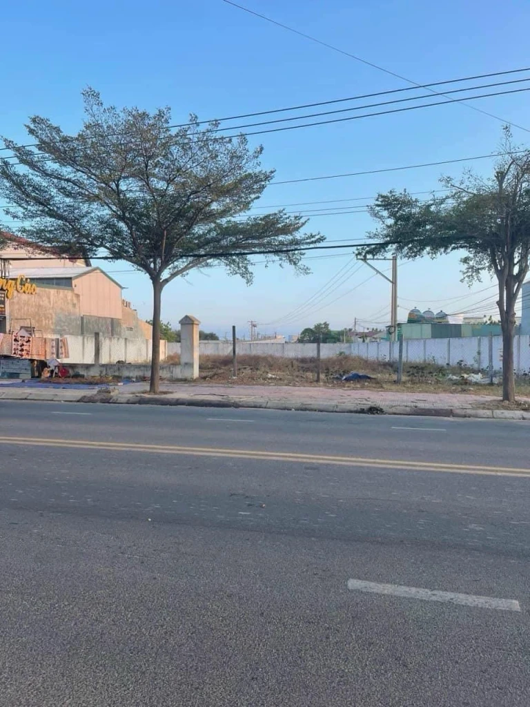 CHỦ KẸT TIỀN BÁN LÔ 300M2 ĐƯỜNG HÙNG VƯƠNG GIÁ 2TỶ5 ĐỐI DIỆN SEN VIỆT PHÚ MỸ HƯNG