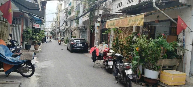 NHÀ MỚI 4 LẦU – LẠC LONG QUÂN – CHỈ HƠN 3 TỶ – HẺM XE HƠI