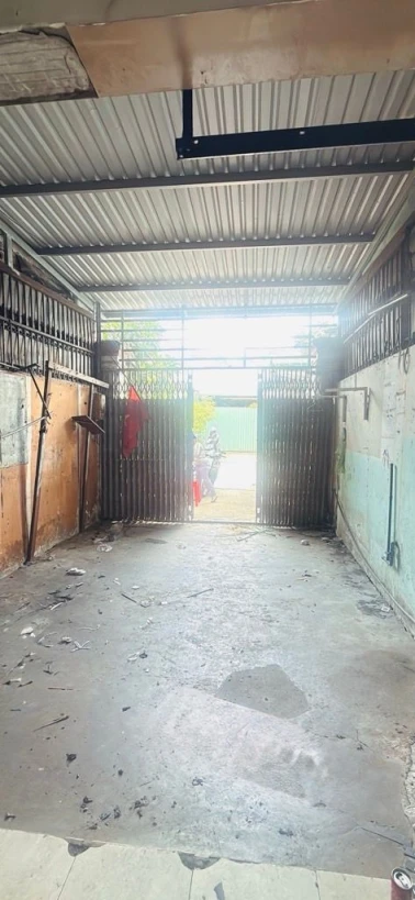 NHÀ NGAY HÒA BÌNH,PHÚ THẠNH,TÂN PHÚ. HẺM 12M THÔNG RA HẺM 110 TÔ HIỆU, 4M X 20M,2 TẦNG,NHÀ CŨ CÒN Ở ĐƯỢC CHỈ NHỈNH 90TR/M2