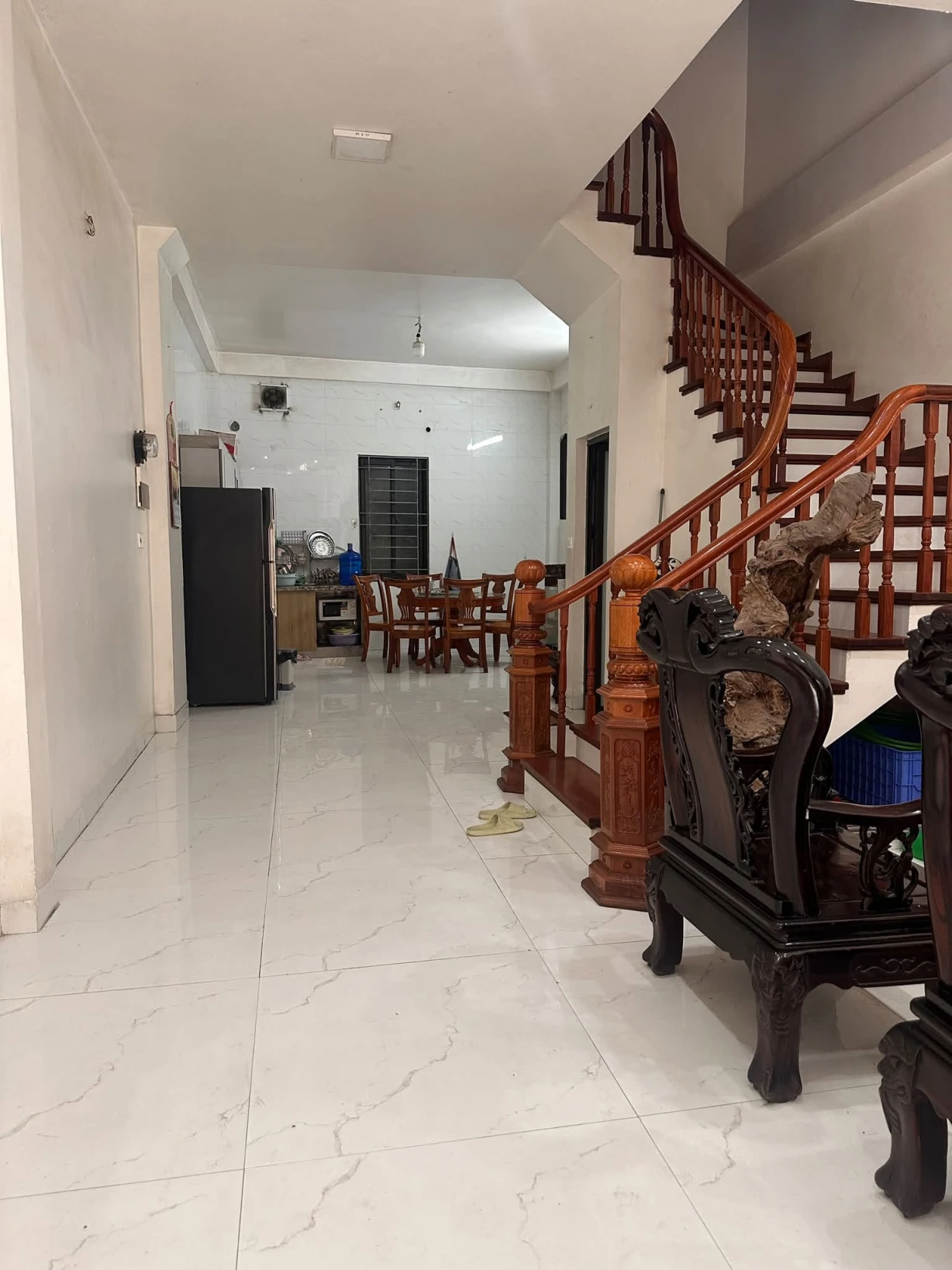 CHO THUÊ NHÀ NGUYÊN CĂN  HỒNG TIẾN ĐƯỜNG THÔNG Ô TÔ  NHÀ MỚI FULL NT 10TR/THÁNG
