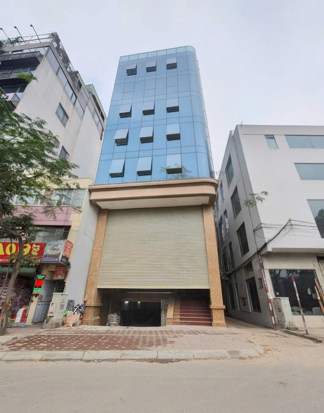 Cho thuê nhà, Trần Nhân Tông, Mai Hắc Đế, Triệu Việt Vương; 233m2* 7T