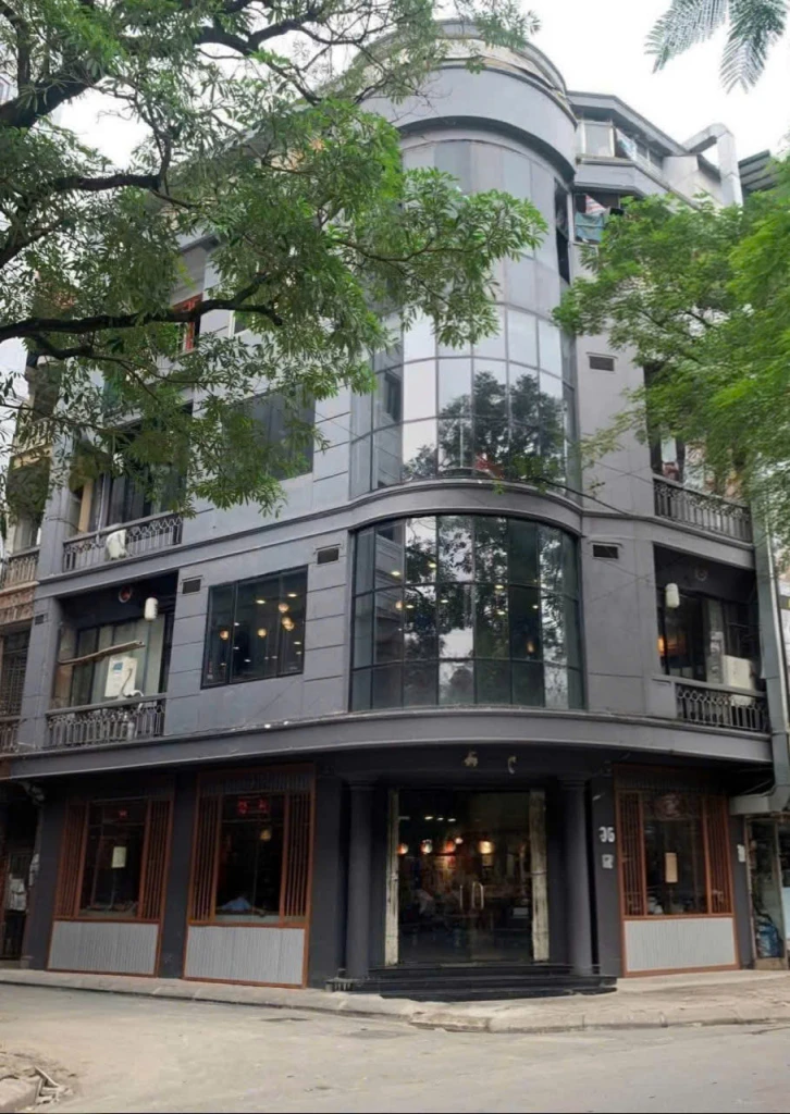 Cho thuê nhà căn góc, 93m2_ 4T; Nguyễn Đình Thi, Hoàng Hoa Thám -26 tr
