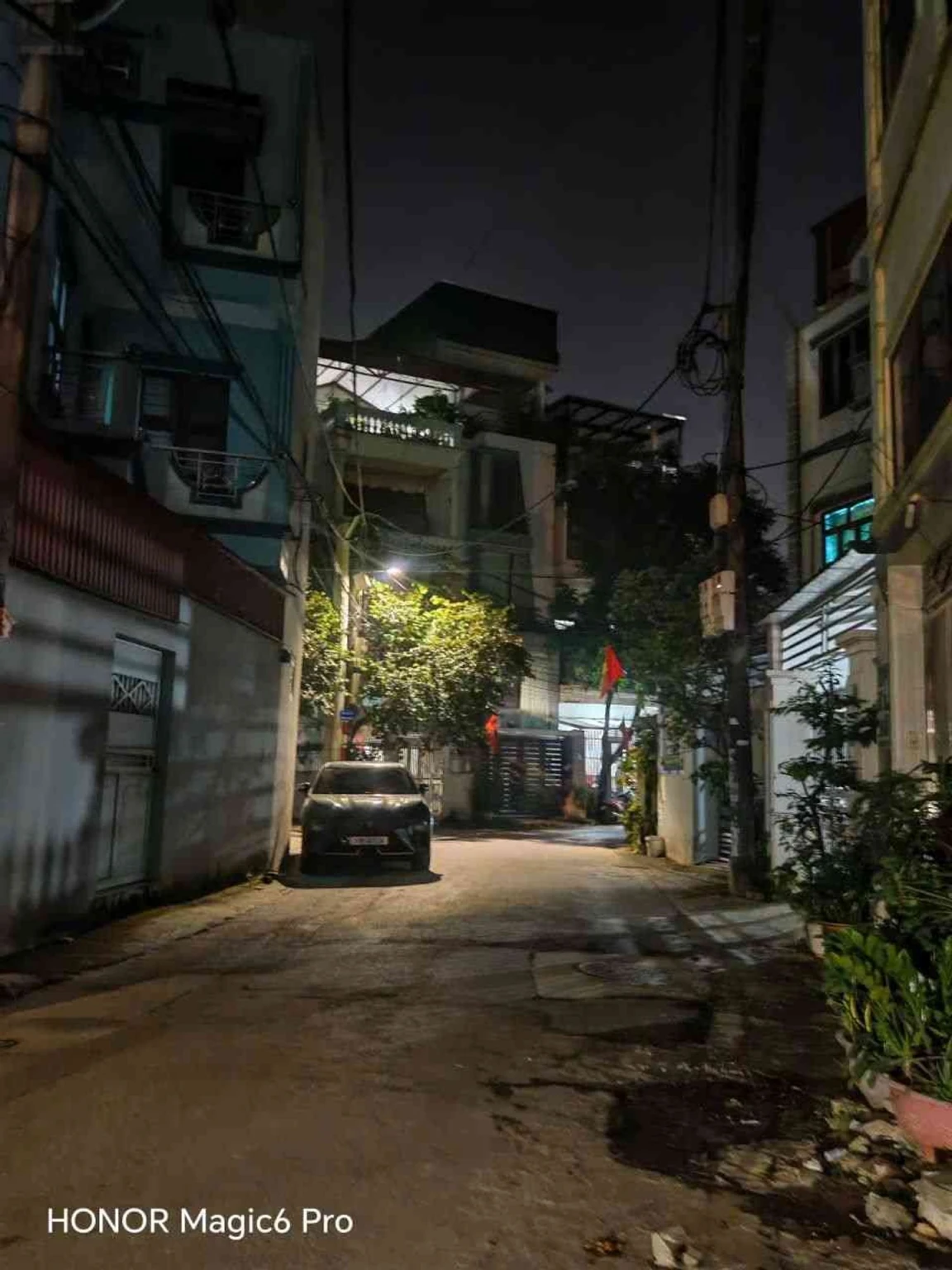 Nhà 9 tỷ 46m ô tô đỗ cửa,Thạch Bàn Long Biên,sổ đỏ đầy đủ